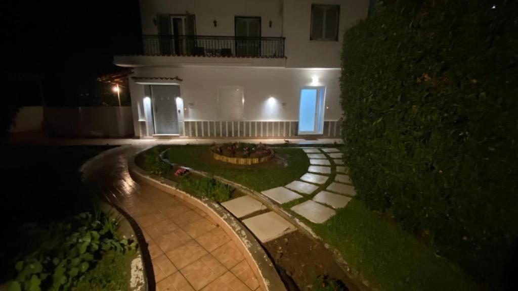 Patras Palm Tree Apartment ภายนอก รูปภาพ