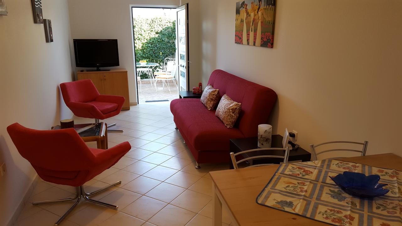 Patras Palm Tree Apartment ภายนอก รูปภาพ