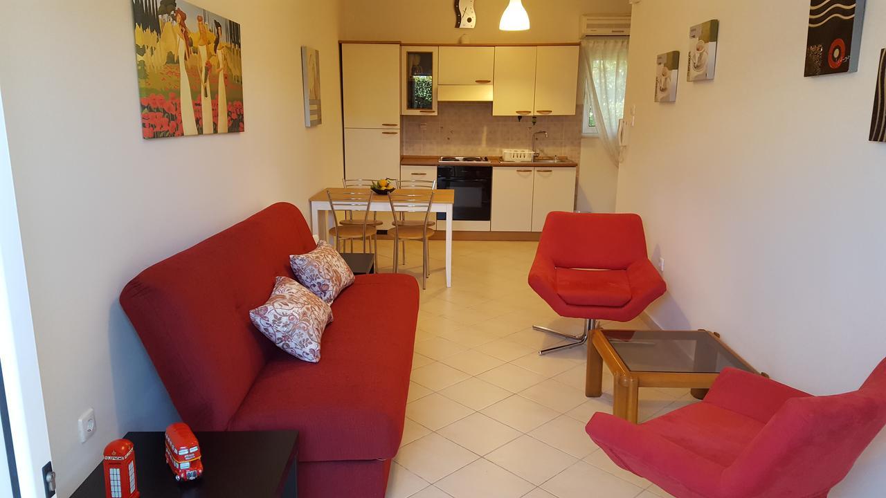 Patras Palm Tree Apartment ภายนอก รูปภาพ