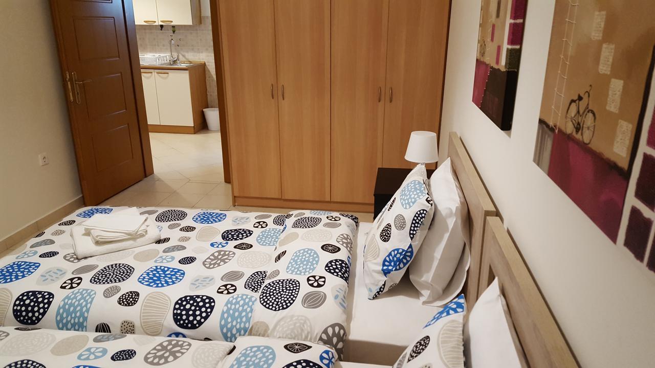 Patras Palm Tree Apartment ภายนอก รูปภาพ