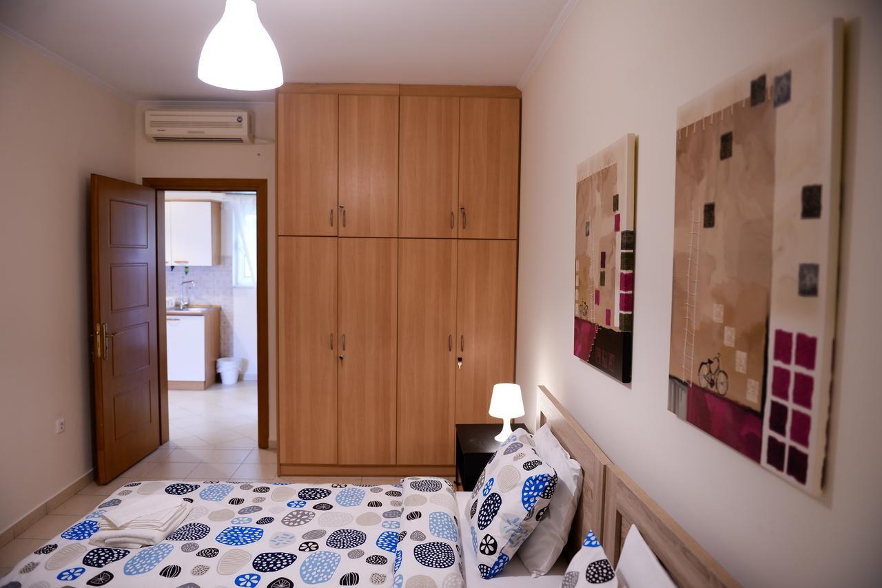 Patras Palm Tree Apartment ภายนอก รูปภาพ