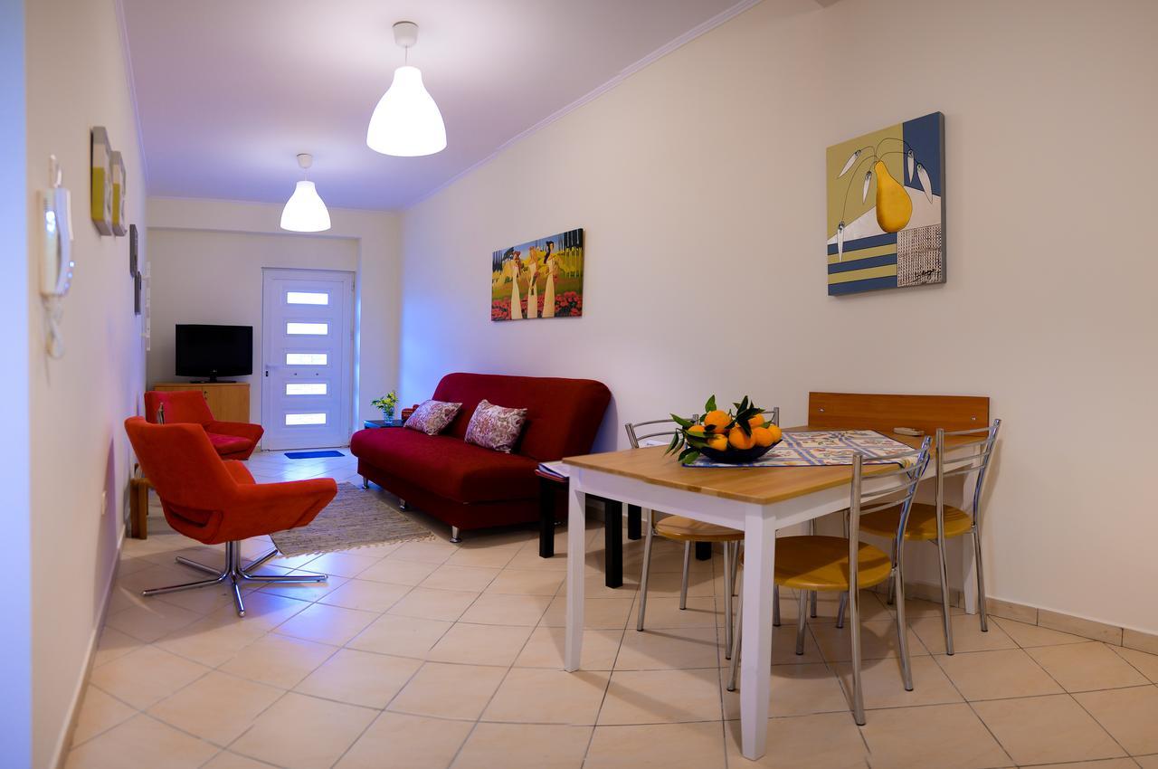 Patras Palm Tree Apartment ภายนอก รูปภาพ