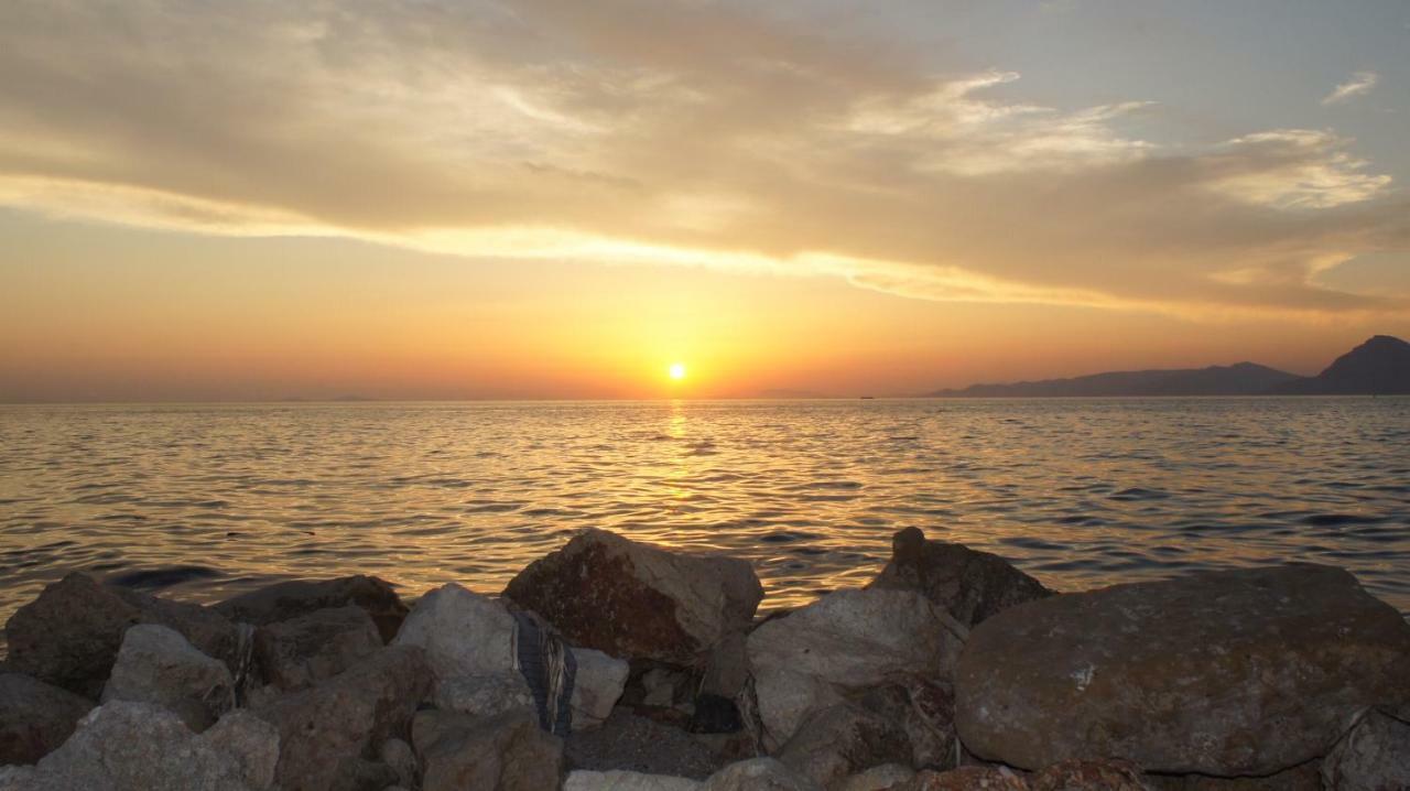 Patras Palm Tree Apartment ภายนอก รูปภาพ
